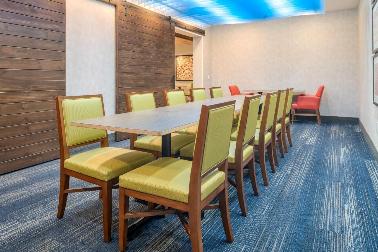 Holiday Inn Express & Suites Macon - I-475 By Ihg Exterior photo